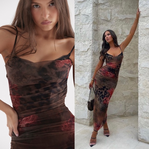 HOUSE OF CB 'Nalini’ Printed Maxi Dress - Picture 2 of 11